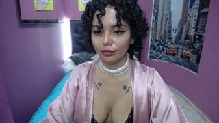 DaddyTessa naked stripping on cam for live sex video chat