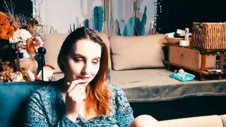 DaisyDevbi naked stripping on cam for live sex video chat