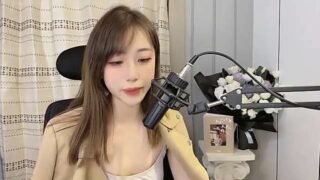 Hannah__bb naked stripping on cam for live sex video chat