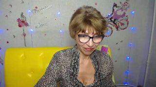 HollySquirt_ naked stripping on cam for live sex video chat