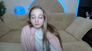 Jully_jussy naked stripping on cam for live sex video chat