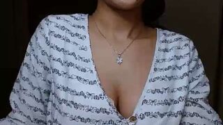 Kia_Lovee naked stripping on cam for live sex video chat
