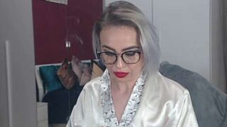 LuanaColucci naked stripping on cam for live sex video chat
