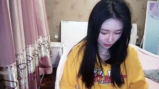 xiaohuatongxue naked stripping on cam for live sex video chat