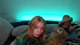 twinsMilisa naked stripping on cam for live sex video chat