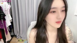 qing_qq naked stripping on cam for live sex video chat