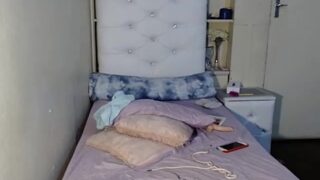 Boujebaby naked stripping on cam for live sex video chat
