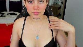 ronnie-raven nude on webcam in her Live Sex Chat