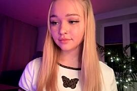 Amaryllis naked stripping on cam for live sex video chat