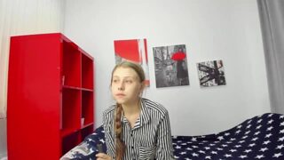 Honey_berry naked stripping on cam for live sex video chat