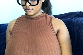 KnockoutBestie naked stripping on cam for live sex video chat