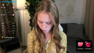 sleepy_fox_ naked stripping on cam for live sex video chat
