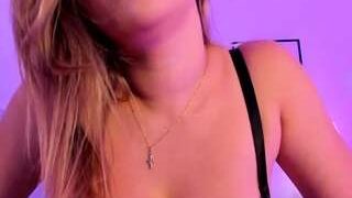 Abbyy-Lopez nude on sex cam in her Live Sex Chat