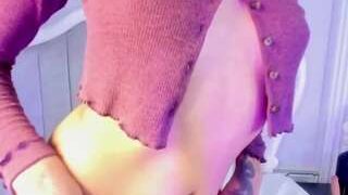 Sweet Melina nude on sex cam in her Live Sex Chat