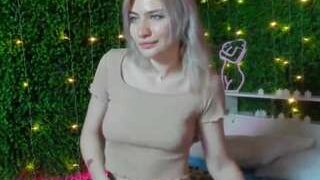 EvaaCutee nude on sex cam in her Live Sex Chat