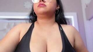 AkilaKin nude on sex cam in her Live Sex Chat