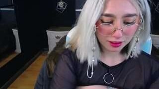 Emily White nude on sex cam in her Live Sex Chat