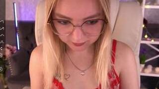 EmilySunshineS nude on sex cam in her Live Sex Chat
