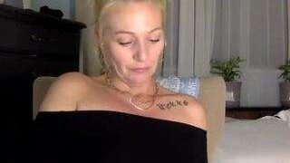 Alessa nude on sex cam in her Live Sex Chat