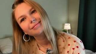 QuennaBready nude on sex cam in her Live Sex Chat