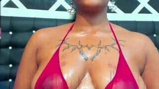 Saraa-Graham nude on sex cam in her Live Sex Chat